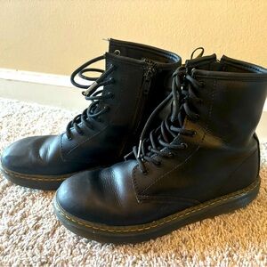 Dr Martens Big Kid size 5 Zavalay boots